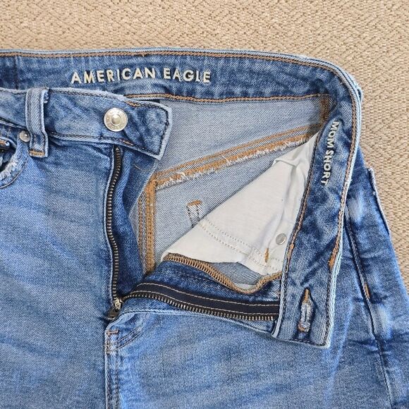 American Eagle Mom Short Cuffed Hem Shorts - Size 2 - Picture 6 of 13